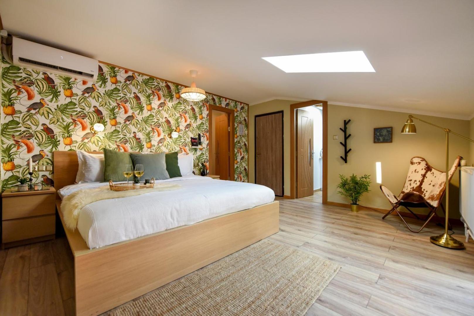 Historic Charm, Modern Comfort - Accommodation In The Heart Of The Old Town 布加勒斯特 客房 照片