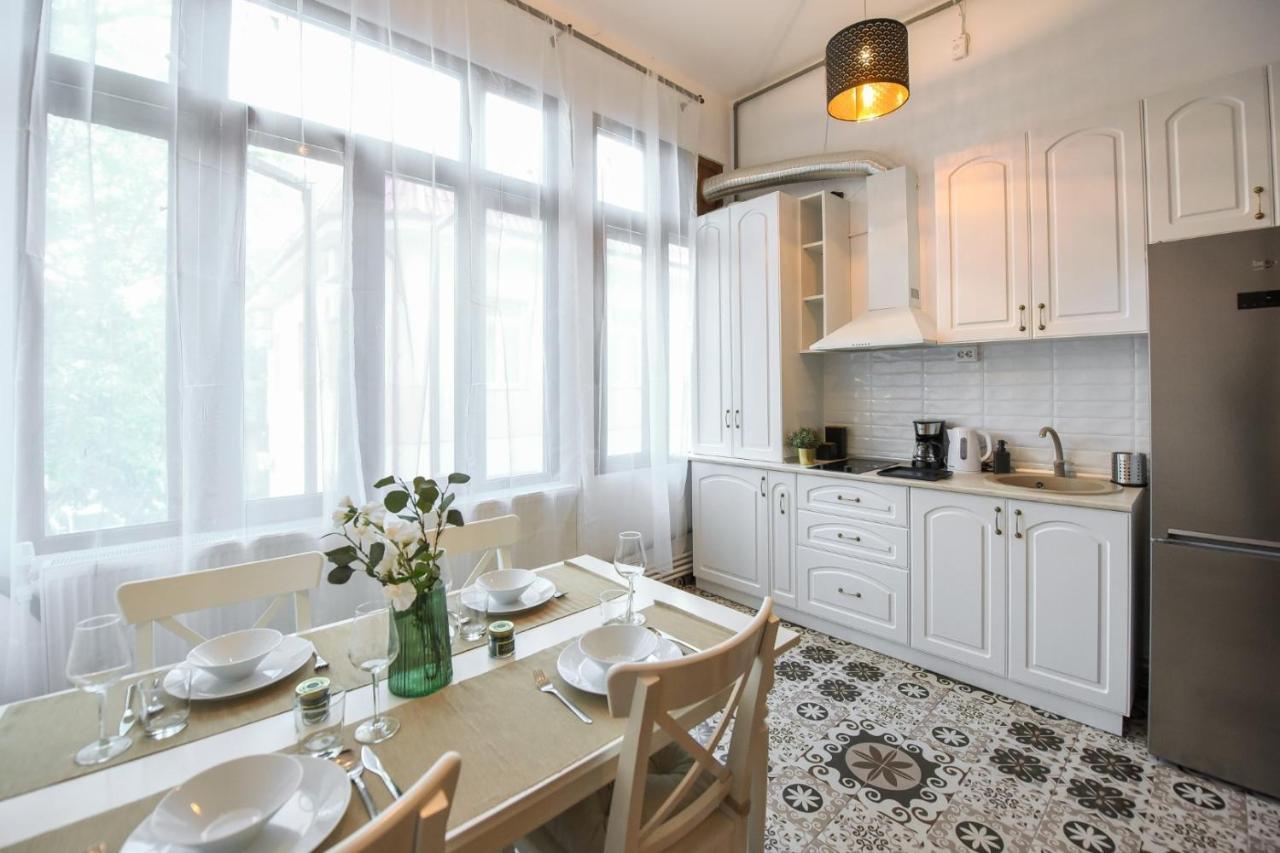 Historic Charm, Modern Comfort - Accommodation In The Heart Of The Old Town 布加勒斯特 外观 照片